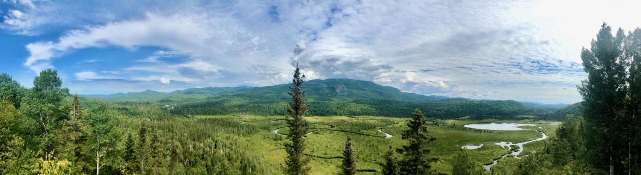 Le Chalet De Claude, Au Pied Des Monts-Valin Saint-David-de-Falardeau Esterno foto